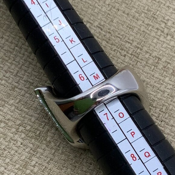 Lia Sophia "Askew" Black Enamel Swish Silver Tone Ring Size 6 1/2 - Picture 7 of 7